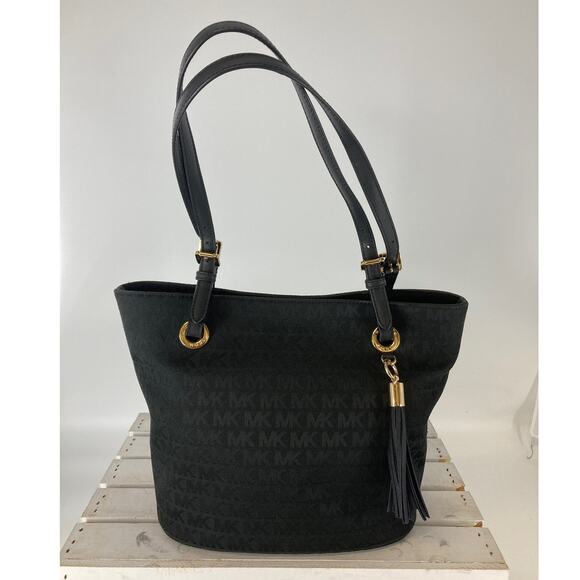 MICHAEL KORS, LARGE BLACK SIGNATURE CANVAS SHOULDER BAG - Picture 1 of 16